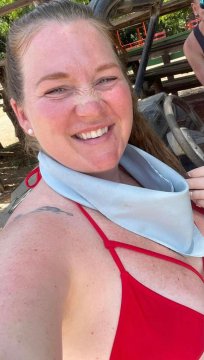 Lady-in-Red-002 uit Gelderland,Nederland